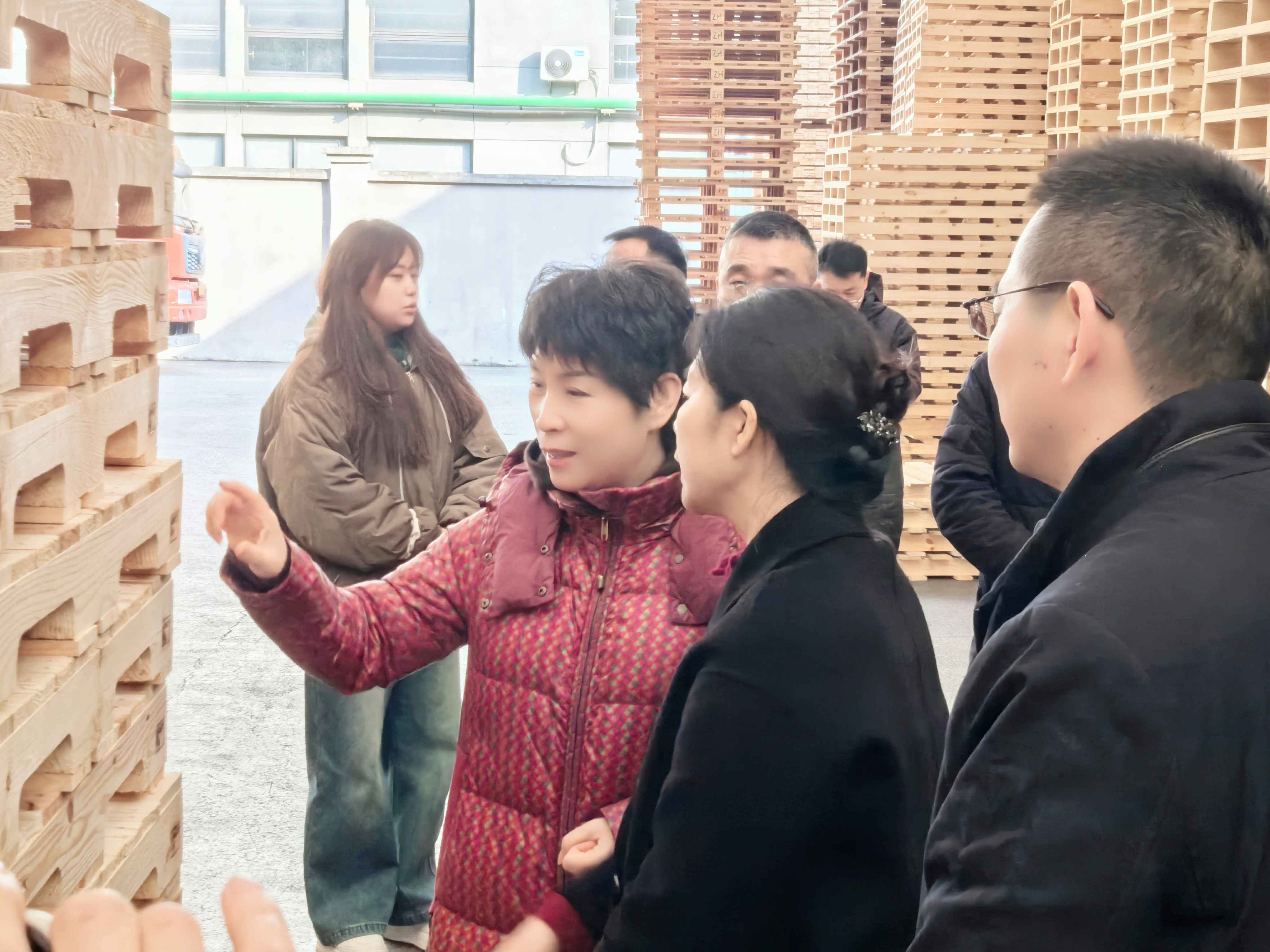 无锡市委统战部副部长刘列一行来访调研